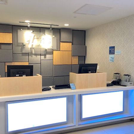 Holiday Inn Express Richmond - Midtown By Ihg Dumbarton Exterior photo