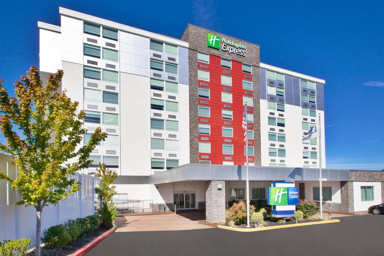 Holiday Inn Express Richmond - Midtown By Ihg Dumbarton Exterior photo
