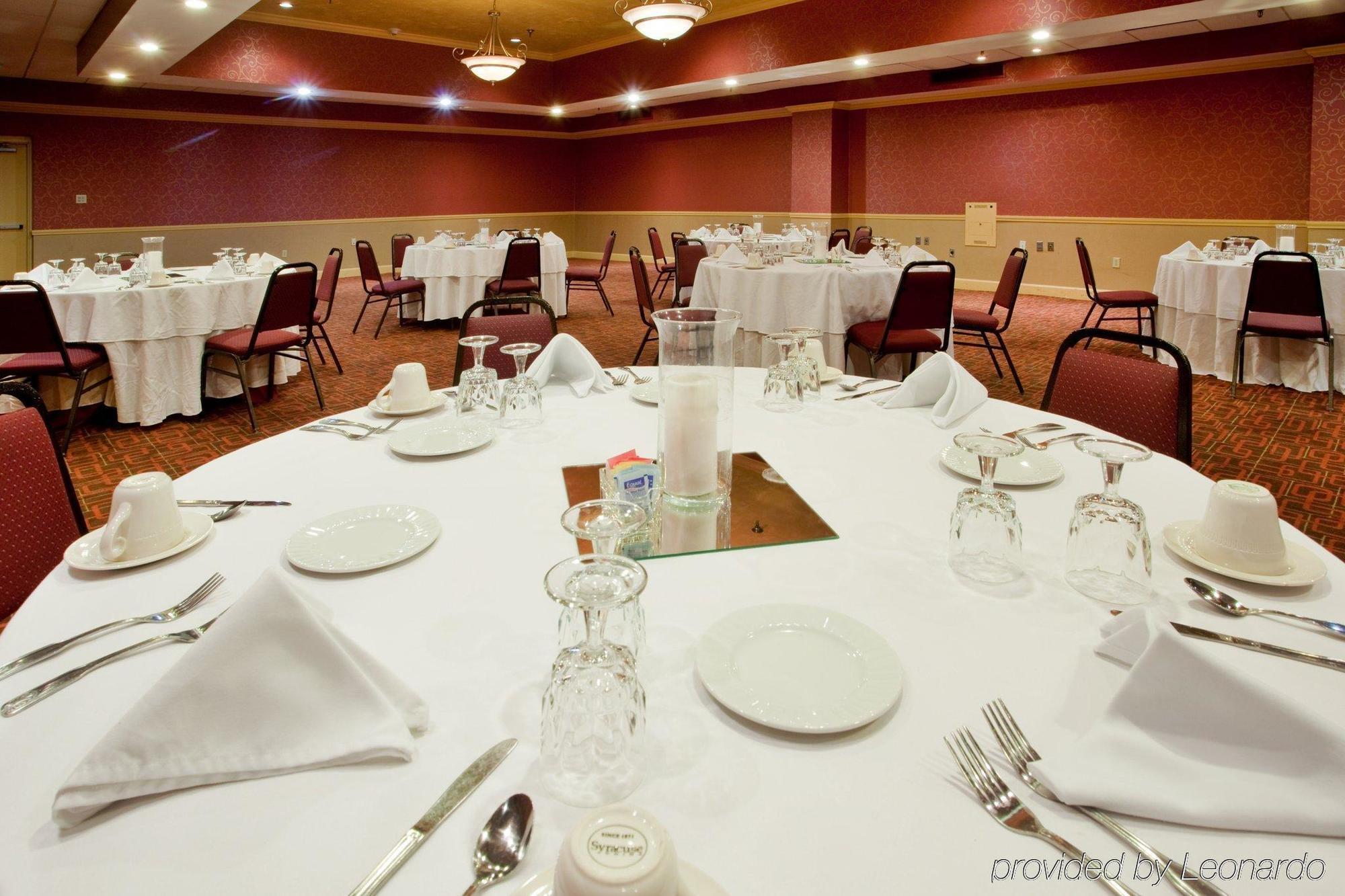 Holiday Inn Express Richmond - Midtown By Ihg Dumbarton Exterior photo