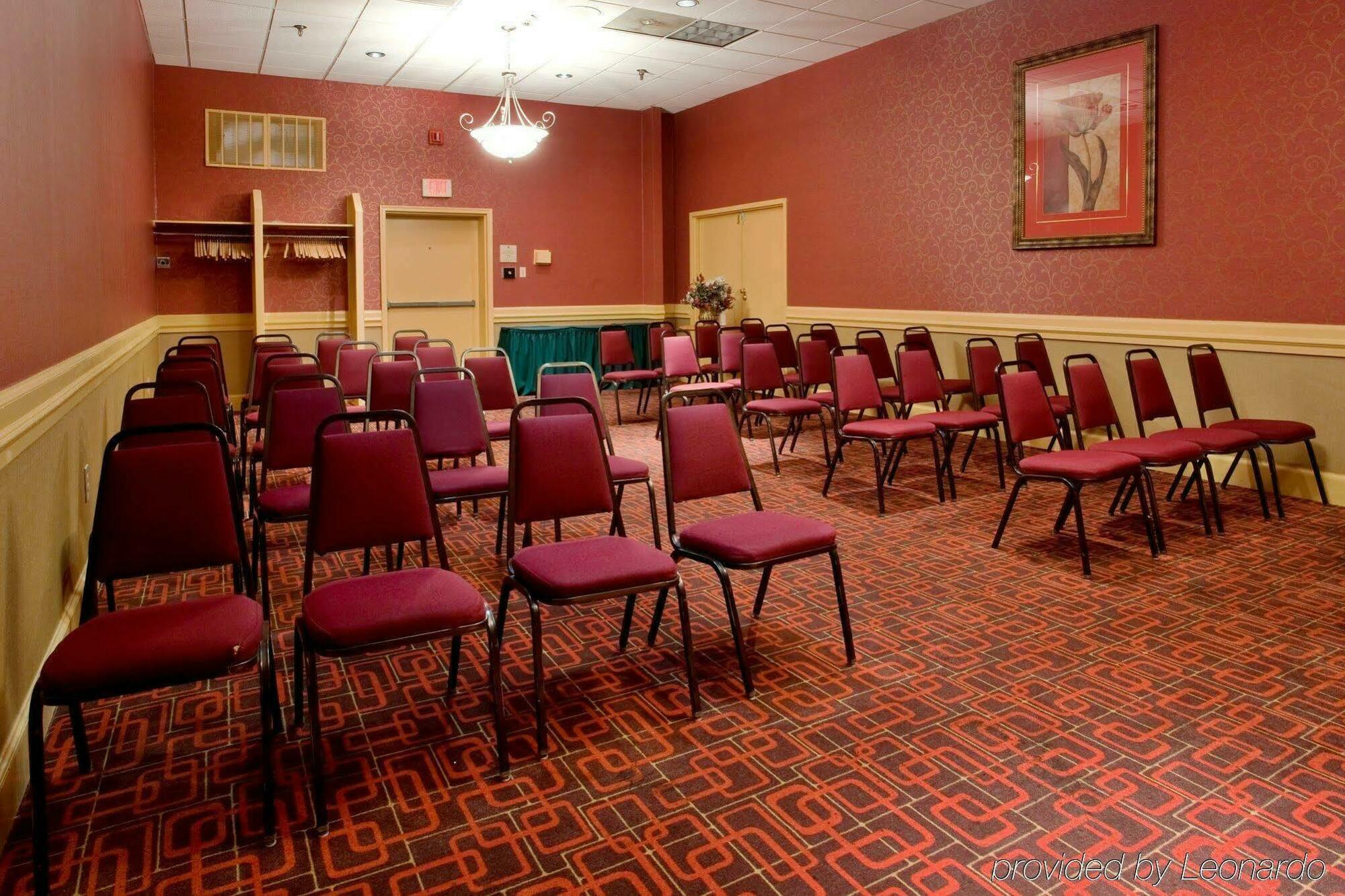 Holiday Inn Express Richmond - Midtown By Ihg Dumbarton Facilities photo